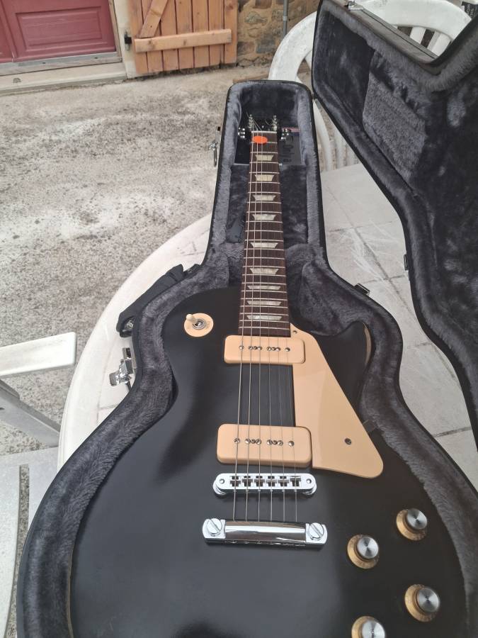 GUITARE